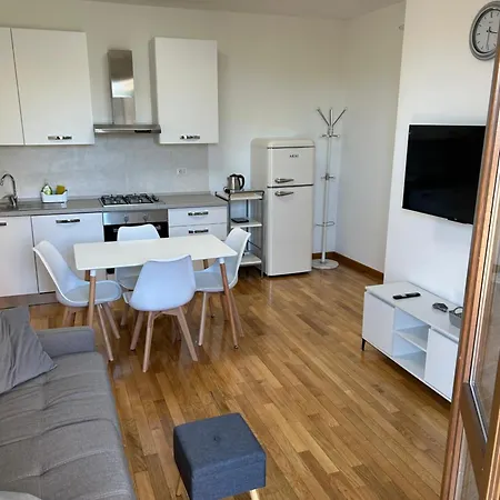 Sud - Romagna - Parking Apartamento